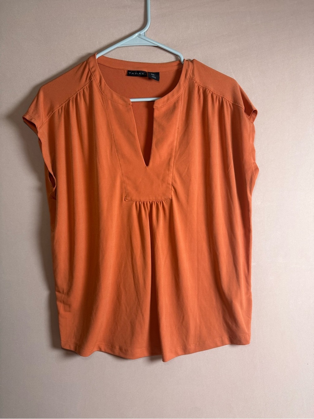 Tahari Orange Pleated Front V Neck Sleeveless Comfy Blouse Size M
